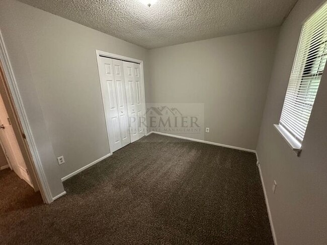Building Photo - 240 W Kump Ave