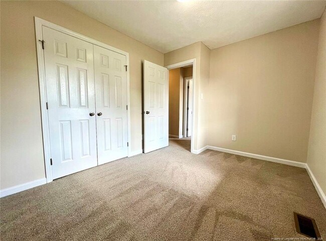 Building Photo - 715 Ashburton Dr
