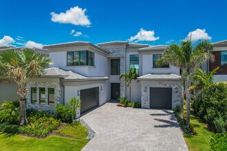Building Photo - 9451 Riverside Pk Dr