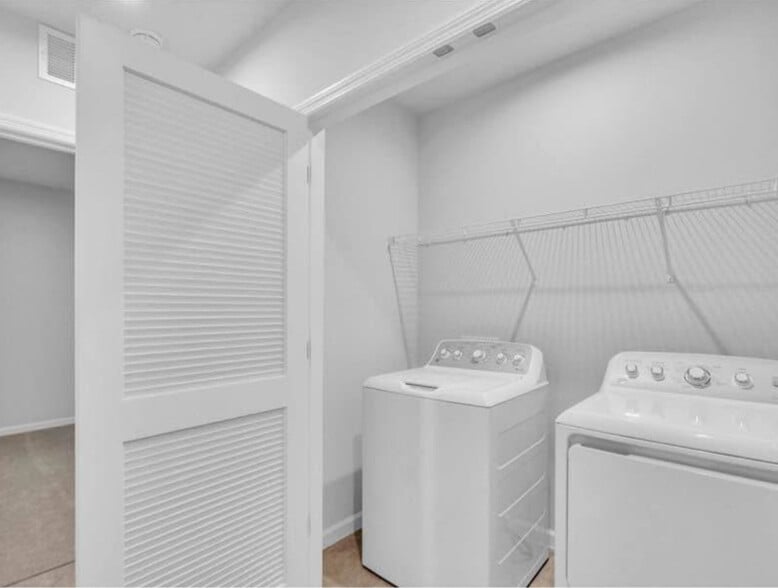 Building Photo - 814 172nd Ct E