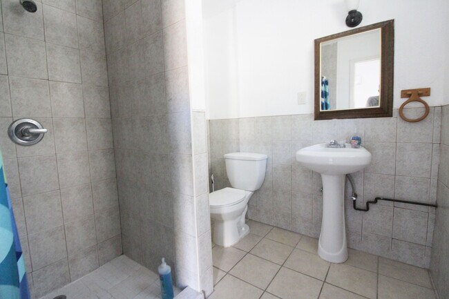 Building Photo - 803 Upson Dr
