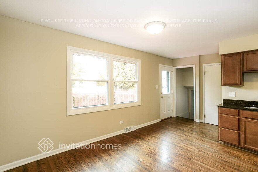 Building Photo - 6425 180th Pl
