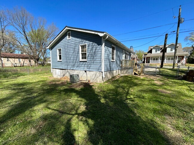 Building Photo - 314 Nixon Ave SW