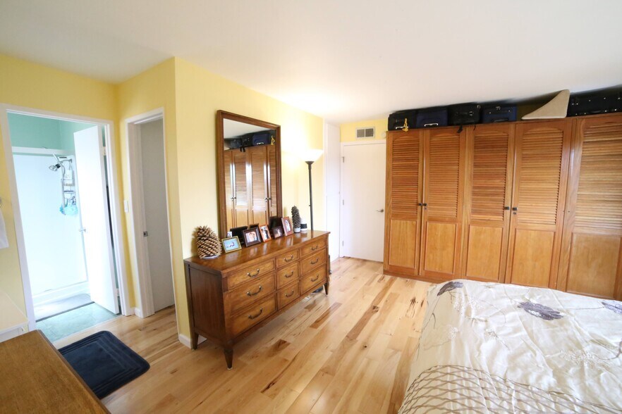 Bedroom - 3512 Del Amo Blvd