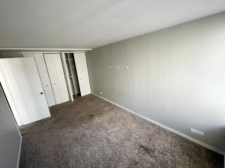 Building Photo - 233 E Erie St