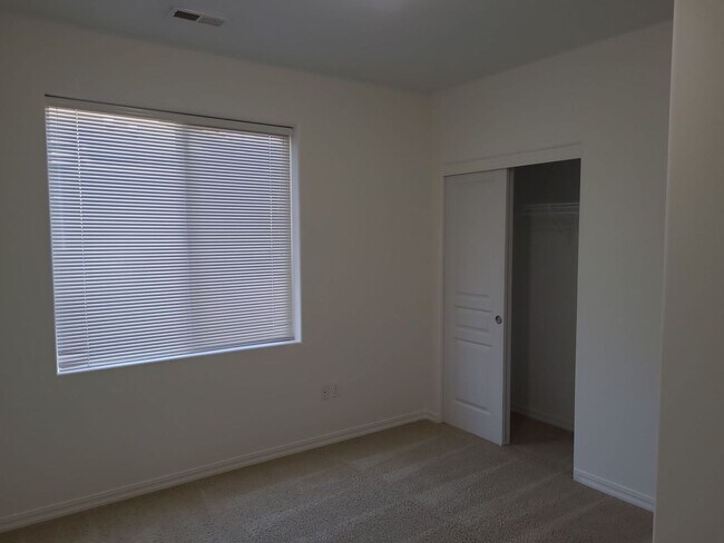 Building Photo - Sage Vista Home with Garage & All Appliances