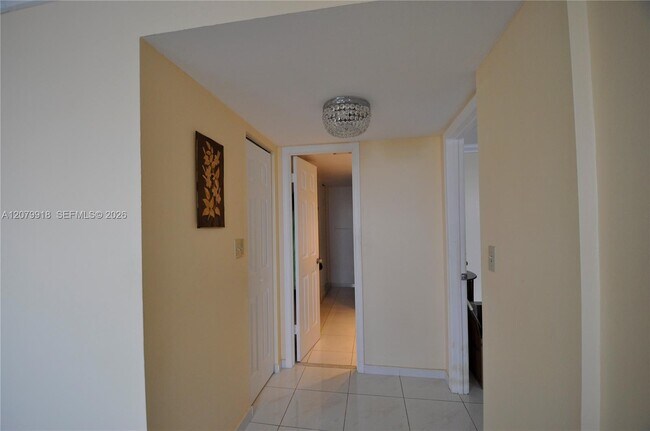 Building Photo - 1865 S Ocean Dr