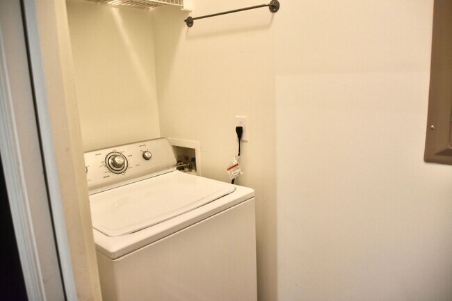 Building Photo - Asheville Condo Rental w/ Garage!