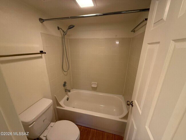 Building Photo - 5800 N Kolb Rd