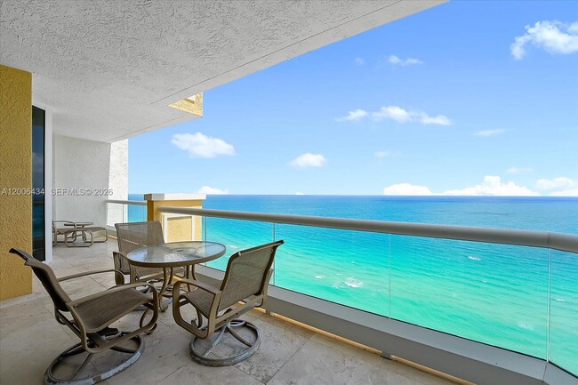 Building Photo - 17875 Collins Ave