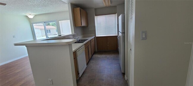 Building Photo - 1101 Spring Meadow Dr