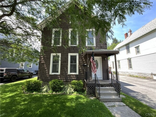Building Photo - 622 Sherman St