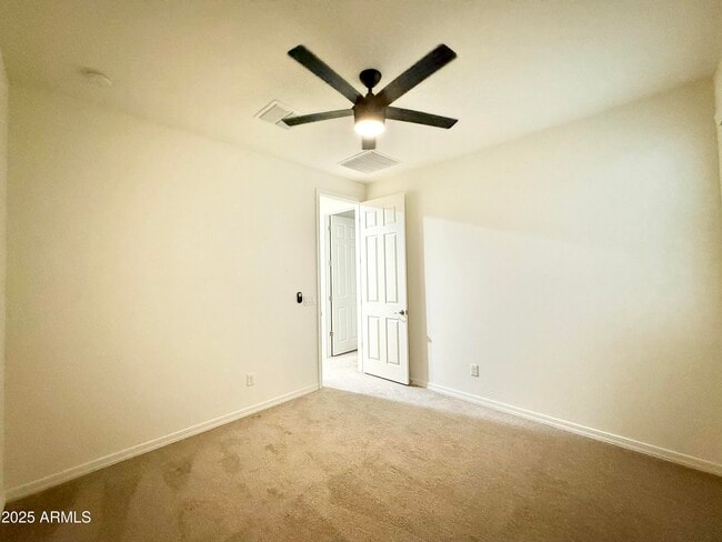 Building Photo - 735 W Derringer Way