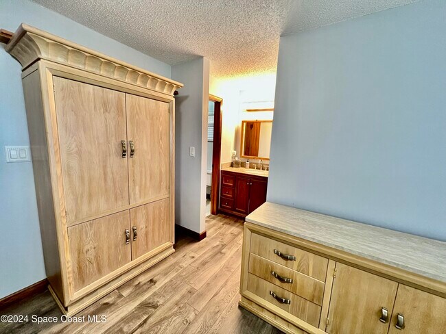 Building Photo - 416 Sailfish Ave