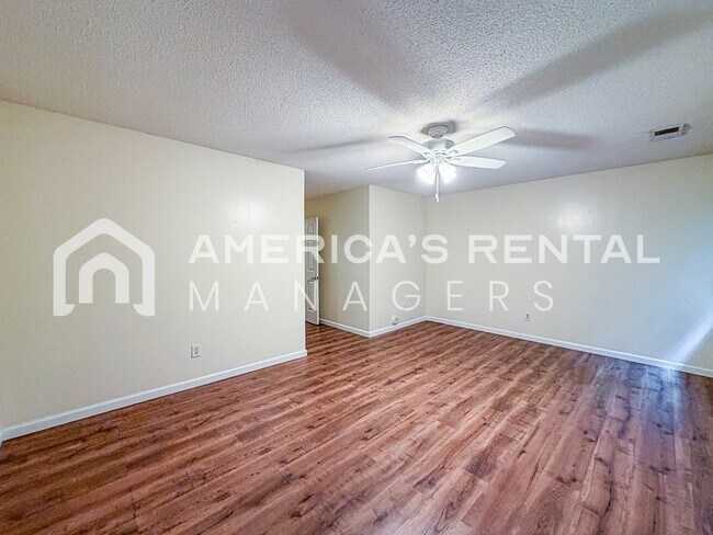 Building Photo - 1713 Savannah Park Ln