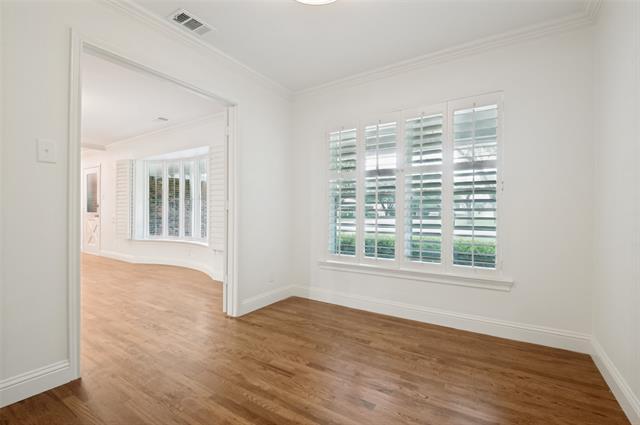 Building Photo - 705 Tarryall Dr