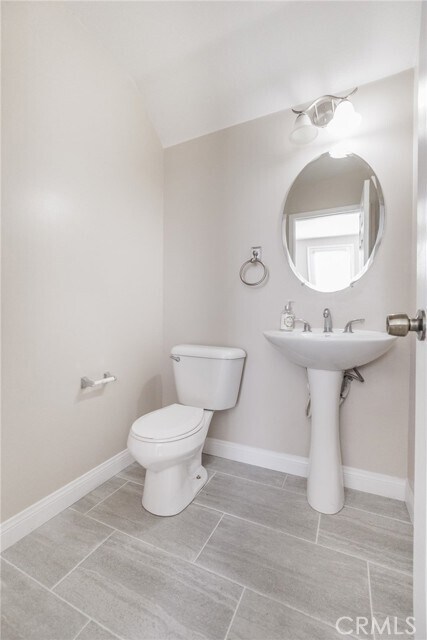 Building Photo - 920 Sawtooth Dr