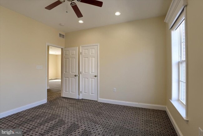 Building Photo - 978 Powder Horn Dr