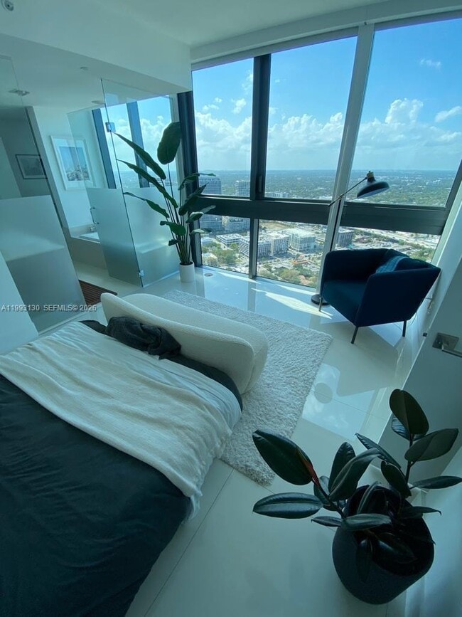 Building Photo - 650 NE 32nd St