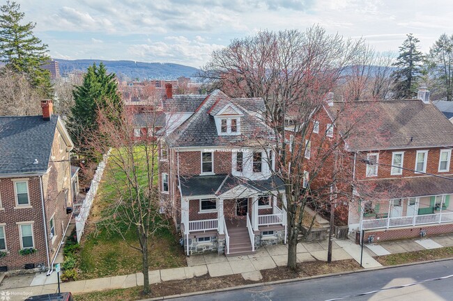 Building Photo - 67 W Laurel St