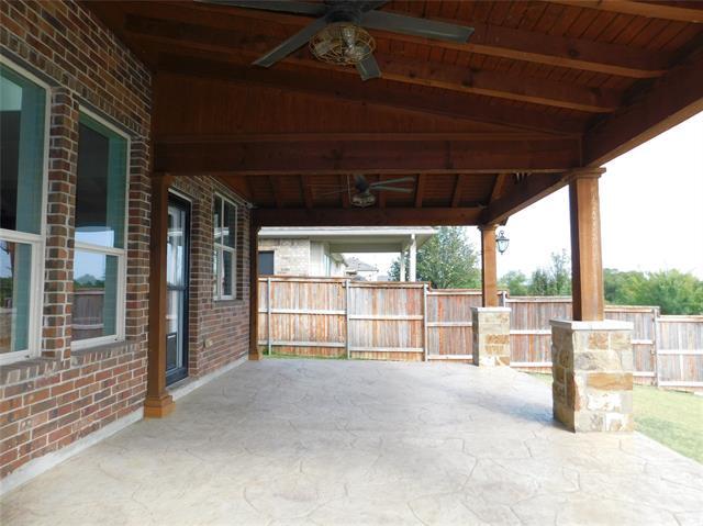 Building Photo - 14904 Riverside Dr