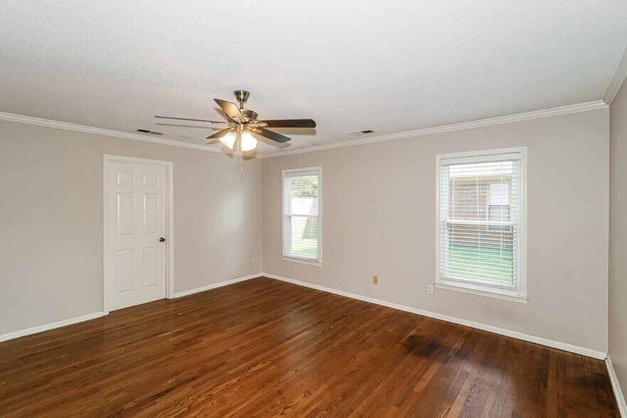 Building Photo - 2804 Davies Plantation Rd