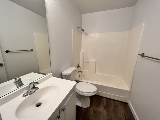 Guest bathroom - 334 S 400 E #14