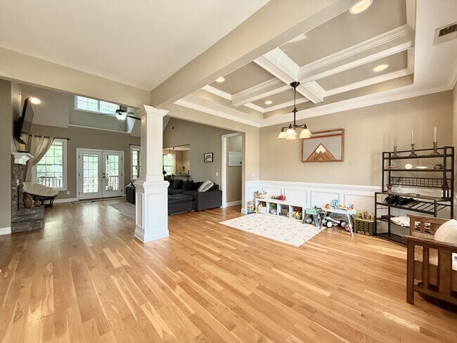 Building Photo - 476 Clearwater Harbor