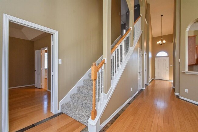 Building Photo - 2811 Little Spring Cir