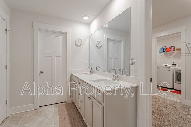 Building Photo - 126 Pewter Cir