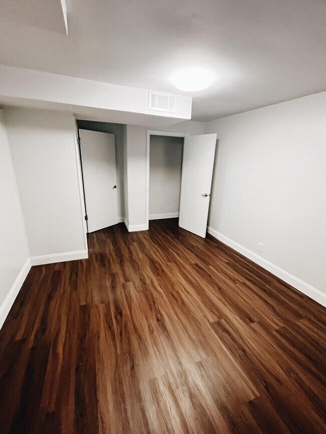 Building Photo - 862 Clematis Dr