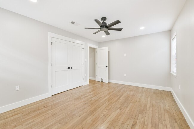 Building Photo - 6205 S Rice Ave