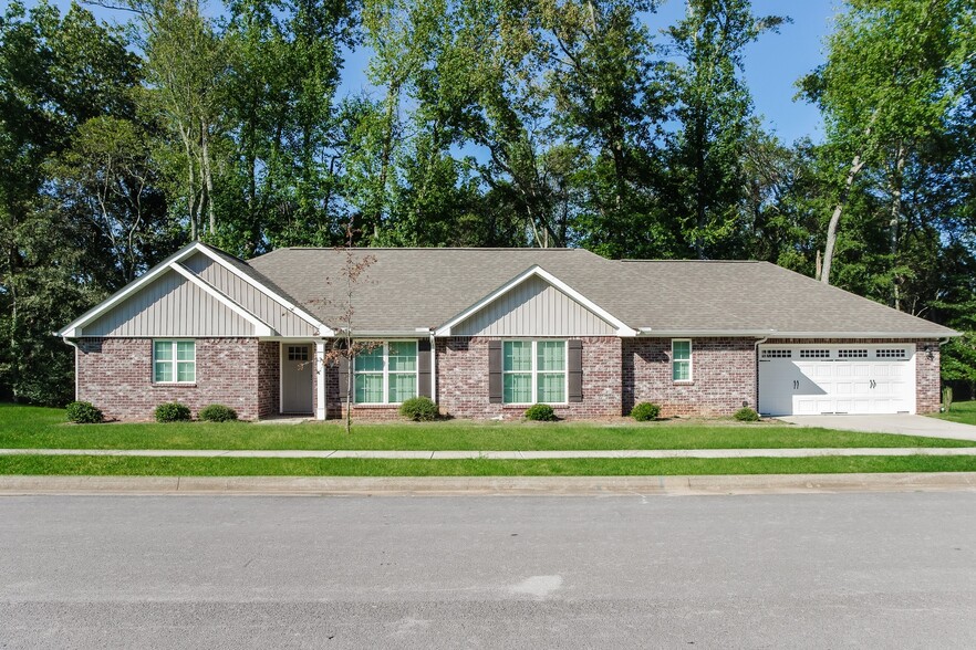 Primary Photo - 127 Westerbrook Dr