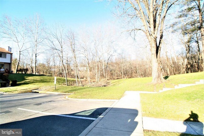 Building Photo - 8943 Centerway Rd