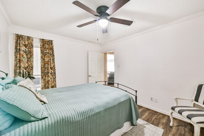 Building Photo - 3007 Chester Dr