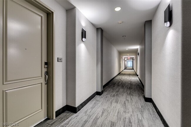 Building Photo - 32 E Serene Ave