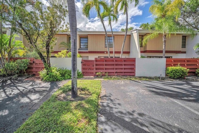 Building Photo - 3896 Meadow Ln