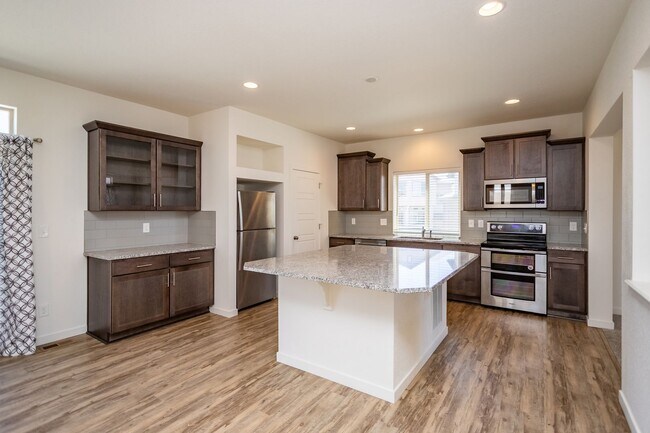 Building Photo - Move-In Ready Home in Desirable Banning Lewis Ranch!!