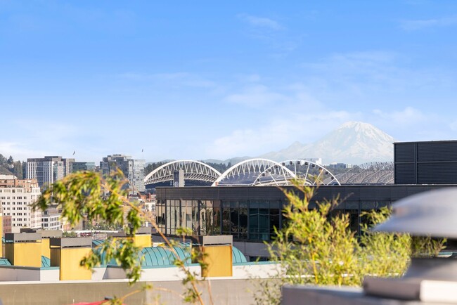 Building Photo - Industrial Belltown Loft with Roof Top Dec...