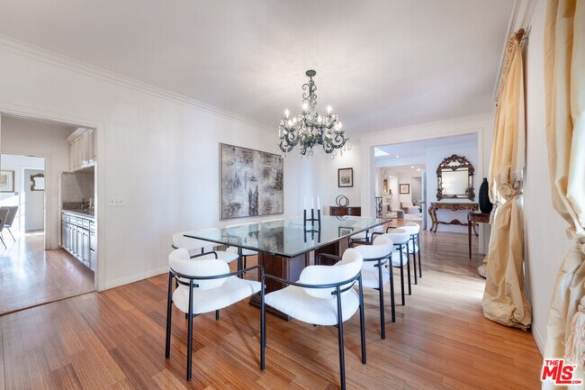 Building Photo - 1148 Coldwater Canyon Dr