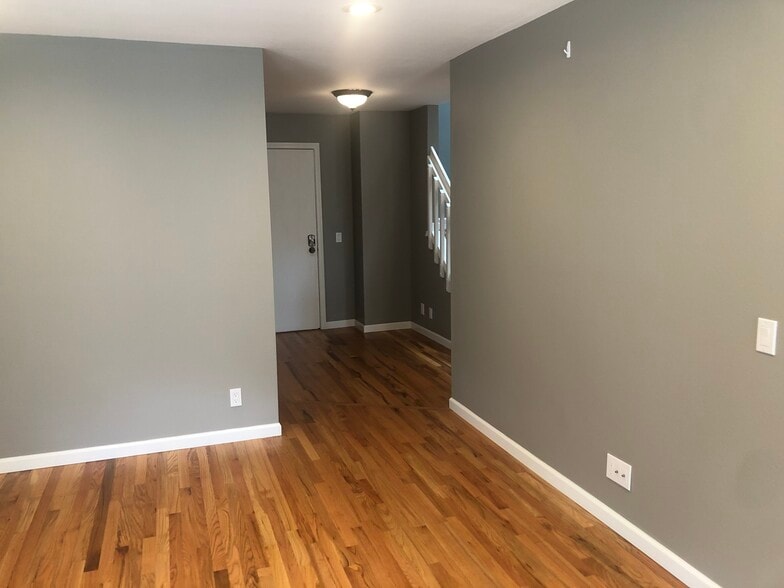 Building Photo - 8602 Alpine Valley Dr