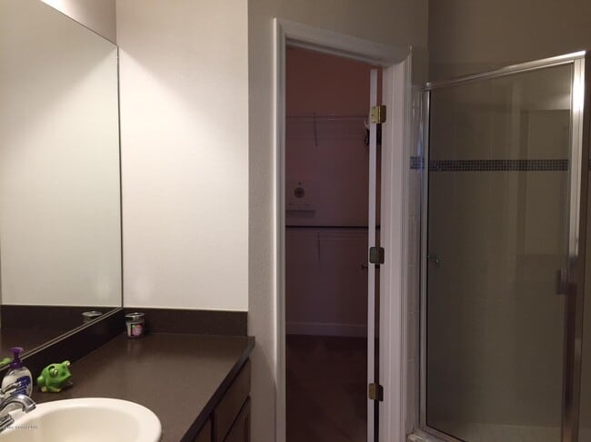 Building Photo - 755 Ventura Dr