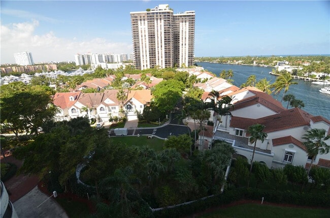 Building Photo - 19355 Turnberry Way