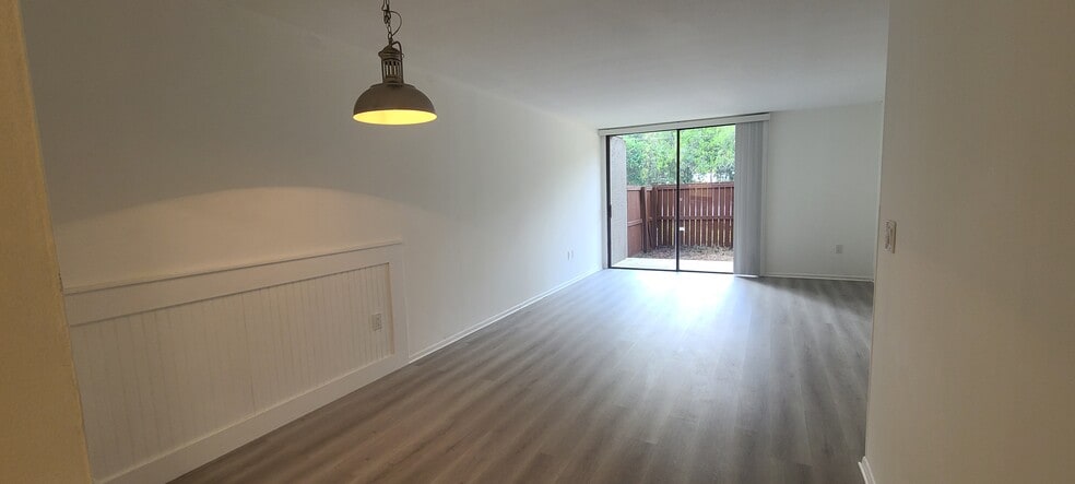 Building Photo - 601 SW 75th St