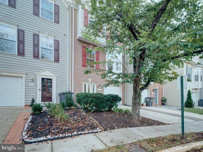 Building Photo - 4643 Deerwatch Dr