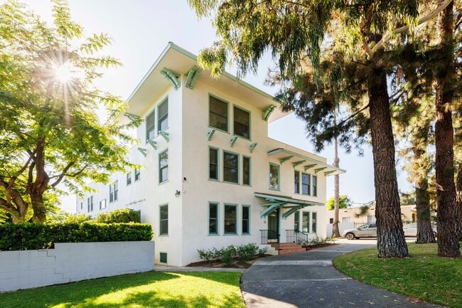 Building Photo - 2191 El Sereno Ave