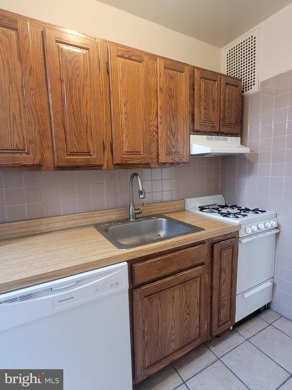 Building Photo - 2031 Locust St