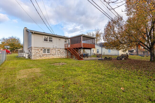 Building Photo - 3008 Tuscaloosa Ln
