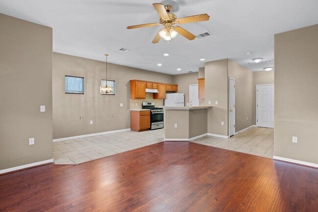 Primary Photo - 7502 Lazy Creek Dr