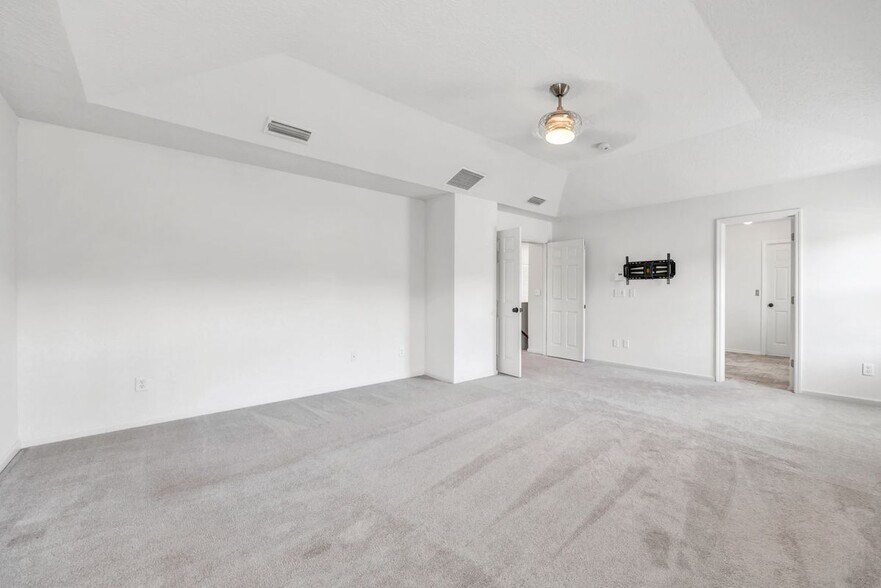 Building Photo - 1457 Heather Ct